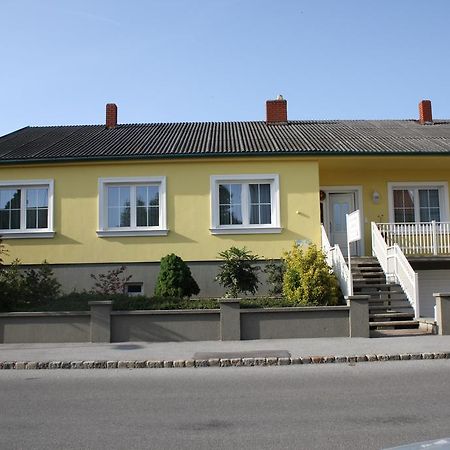 Gaestehaus Zum See Illmitz Esterno foto